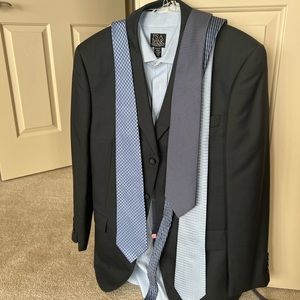 Perry Ellis jacket size 40/42R and Jos A bank shirt, 4 ties